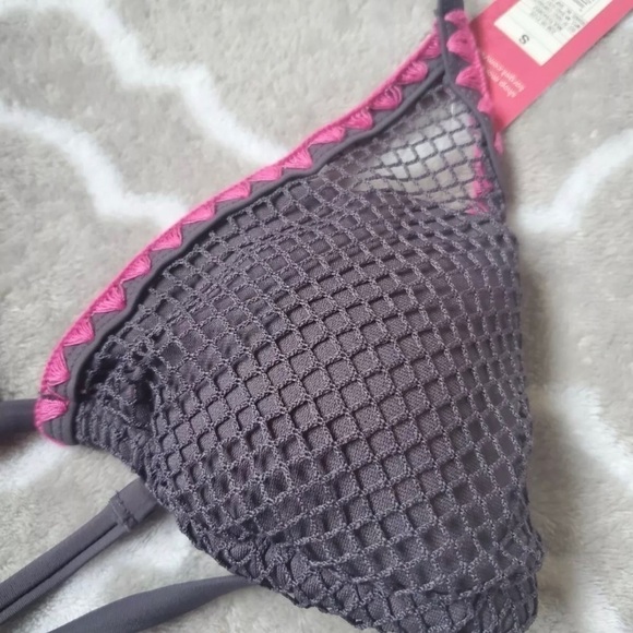 Xhilaration Juniors Gray/Pink Crochet Triangle Halter Bikini Swim Top Size S - Picture 2 of 3